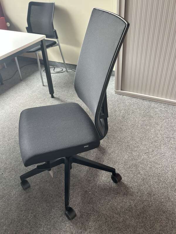 Chair Girsberger